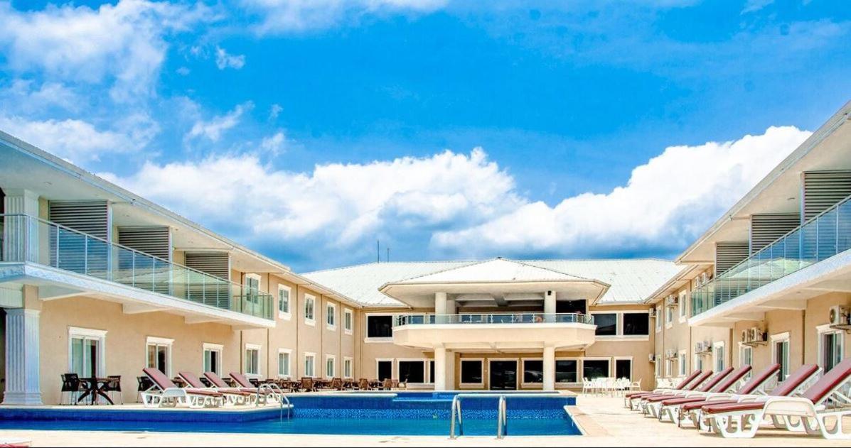 Royal Ambassador Hotel Harbel Exterior foto